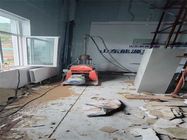 茶山镇地基基础下沉墙体裂缝加固注浆顶升施工