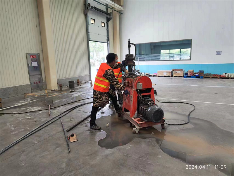 茶山镇厂房地面下沉塌陷注浆加固施工